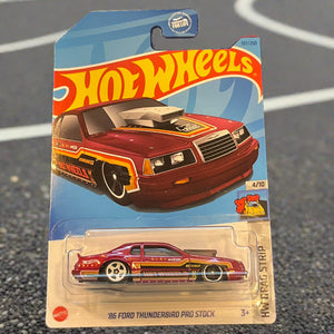 Hot Wheels (1986 Ford Thunderbird Pro Stock 107/250 - HW Drag Strip 4/10)