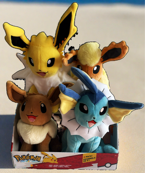 Eeveelution Battle 9" Plush Multipack (Eevee, Jolteon, Flareon, Vaporeon 4-Pack)